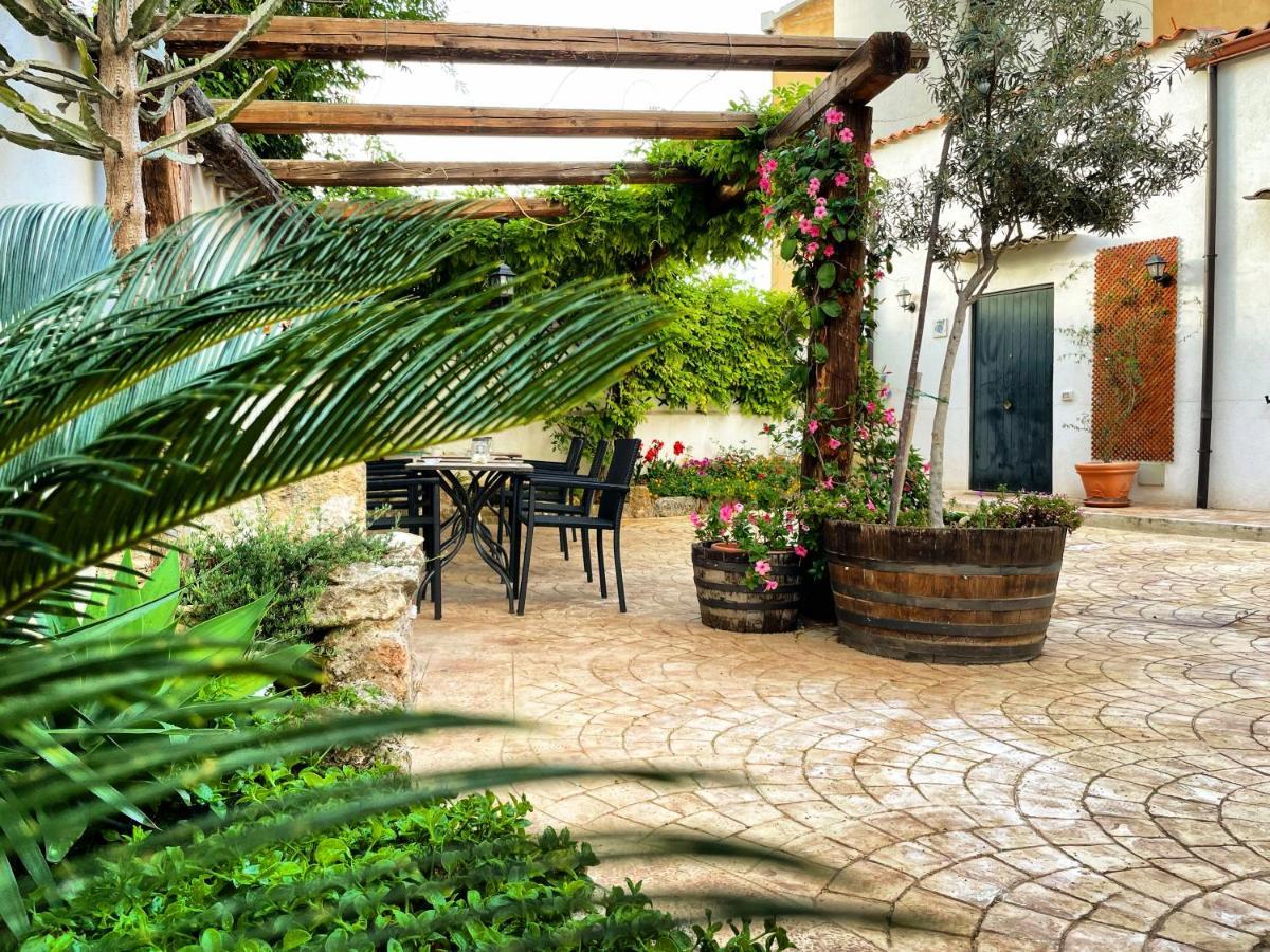 Baglio Reale Apartments Palermo Esterno foto