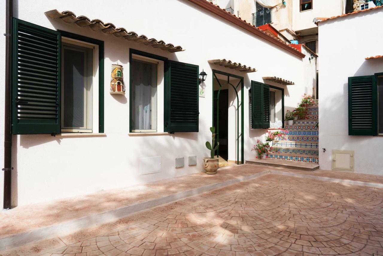 Baglio Reale Apartments Palermo Esterno foto